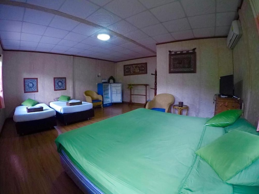 Standard Twin Room photo 2