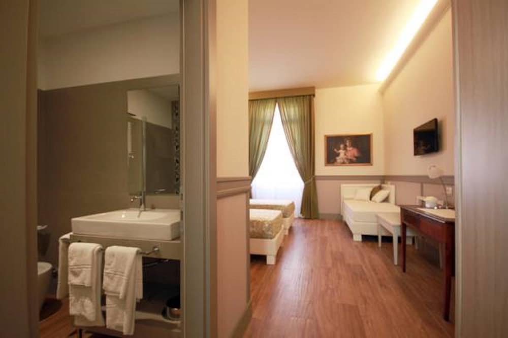 Family Deluxe, Triple Room, Garden View photo 2