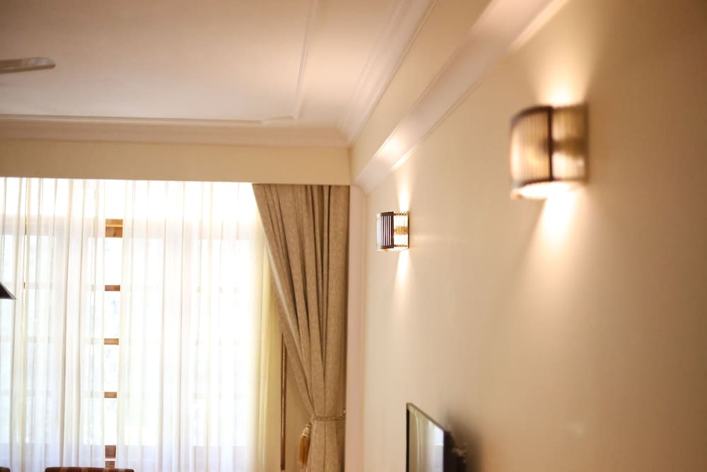 Deluxe Room - Mall road facing with Bathtub - Photo 17