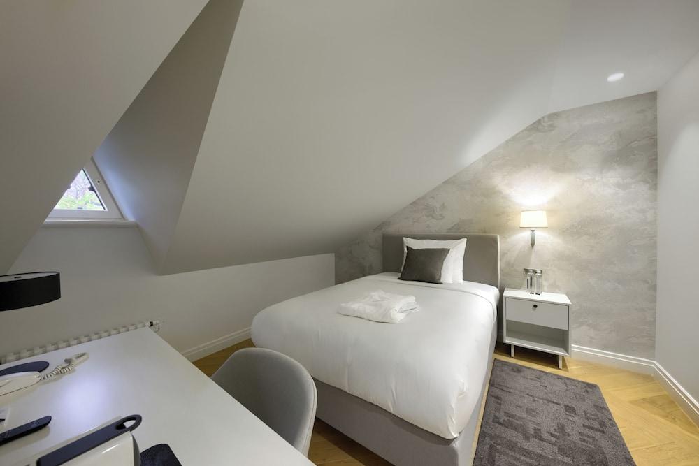 Economy Single Room