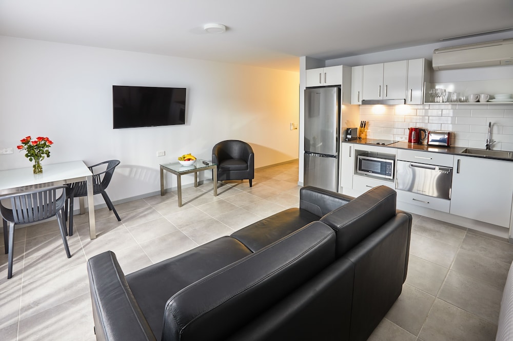 Apartment, 1 Bedroom, Kitchen - Photo 7