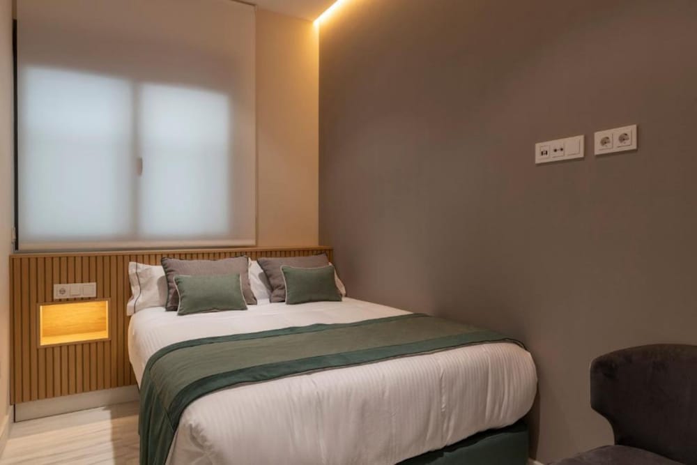 Exclusive Apartment, 3 Bedrooms photo 2
