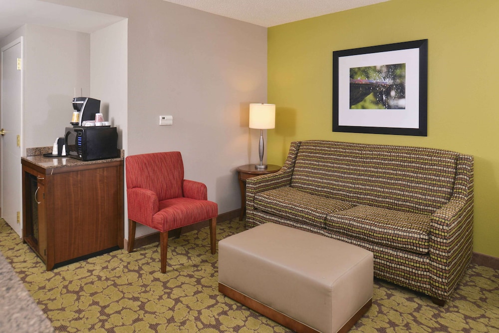 Suite, Accessible - Photo 1