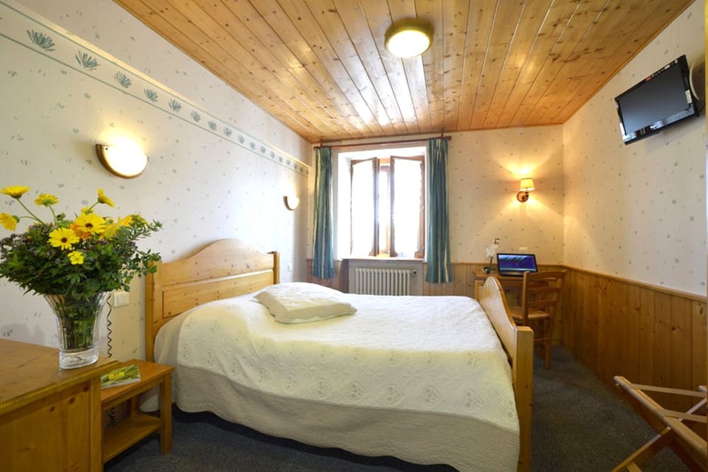 Standard Double Room photo 3