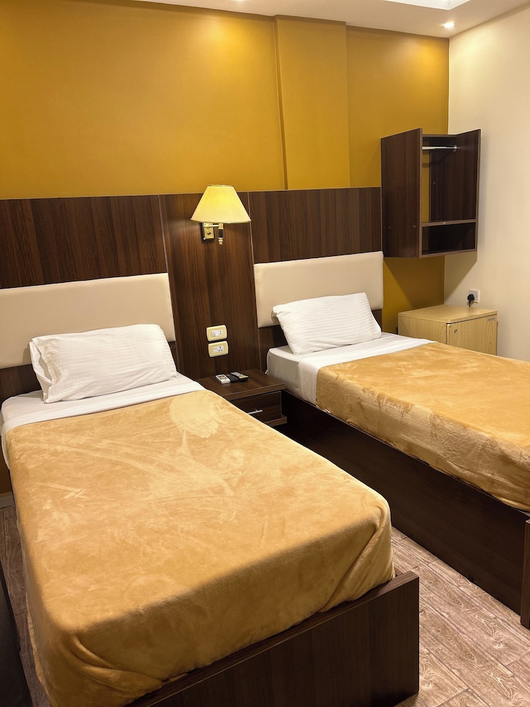 Deluxe Quadruple Room - Photo 5