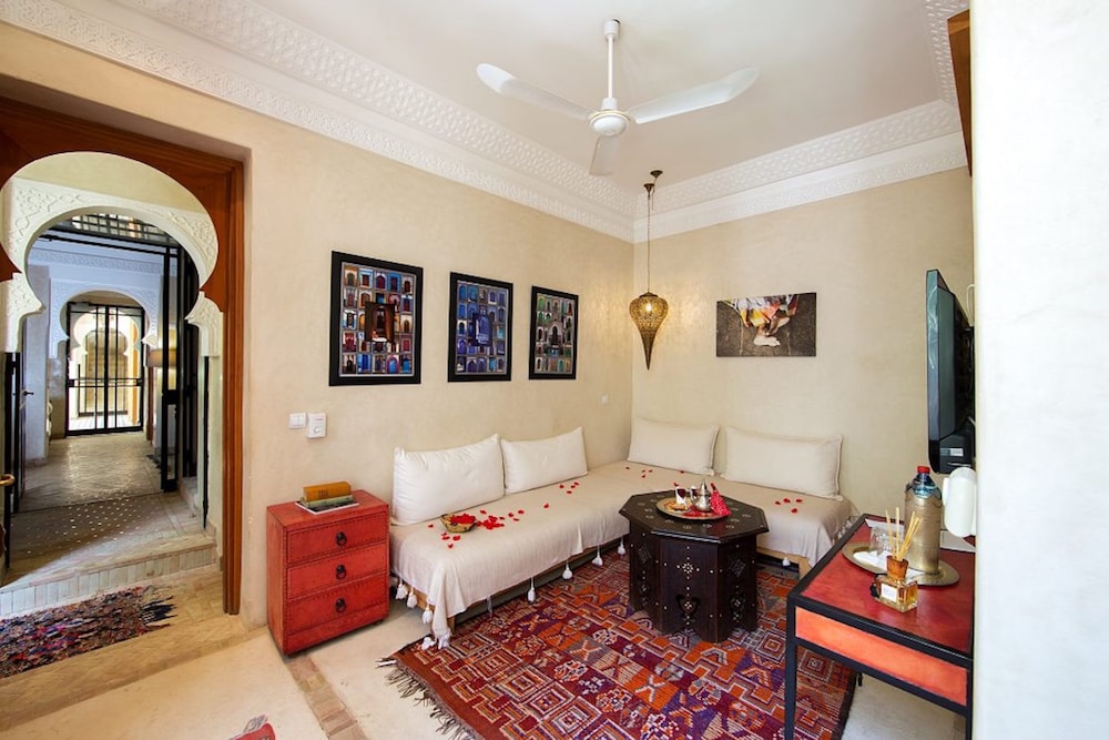 Deluxe Suite - Photo 4