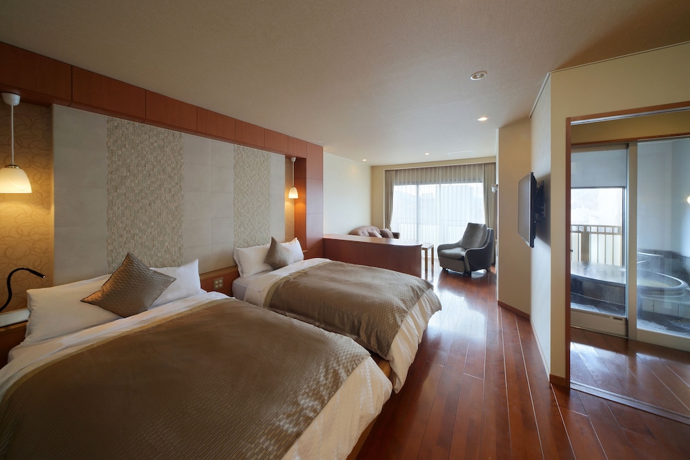 Deluxe Twin Room with Private Hot Spring Bath and Higher View (Shuhokan) photo 1