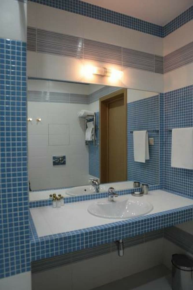 Standard Double or Twin Room photo 2