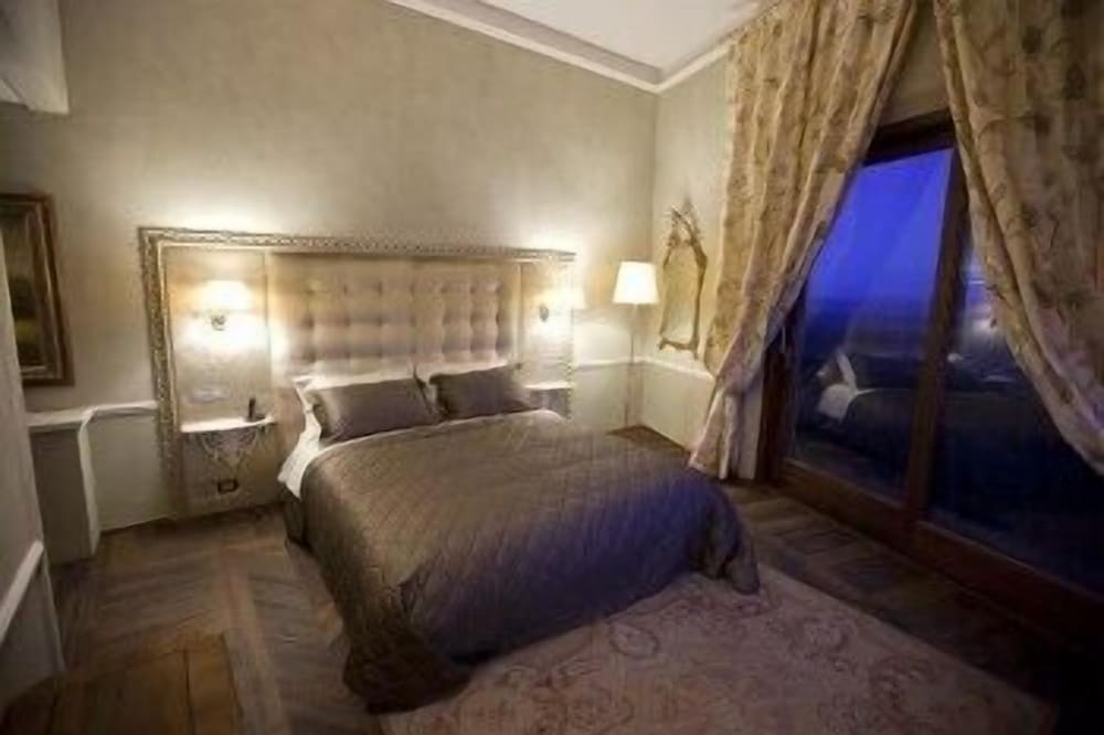 Deluxe Suite, Hot Tub
