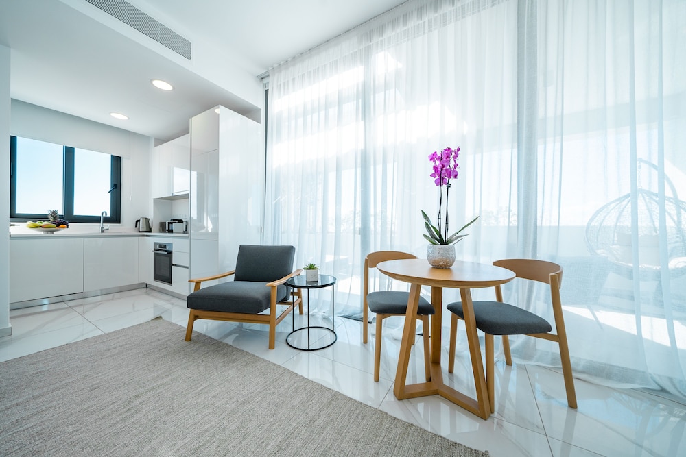 Executive Studio Apartment photo 2
