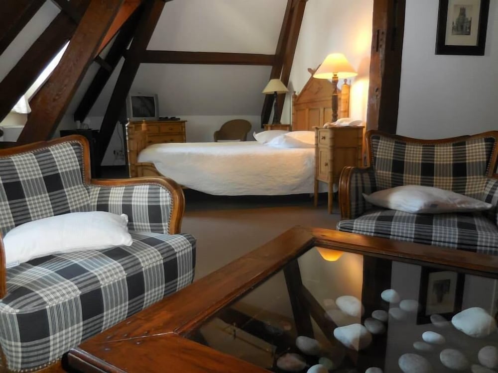 Deluxe Suite (Abbaye View) photo 3