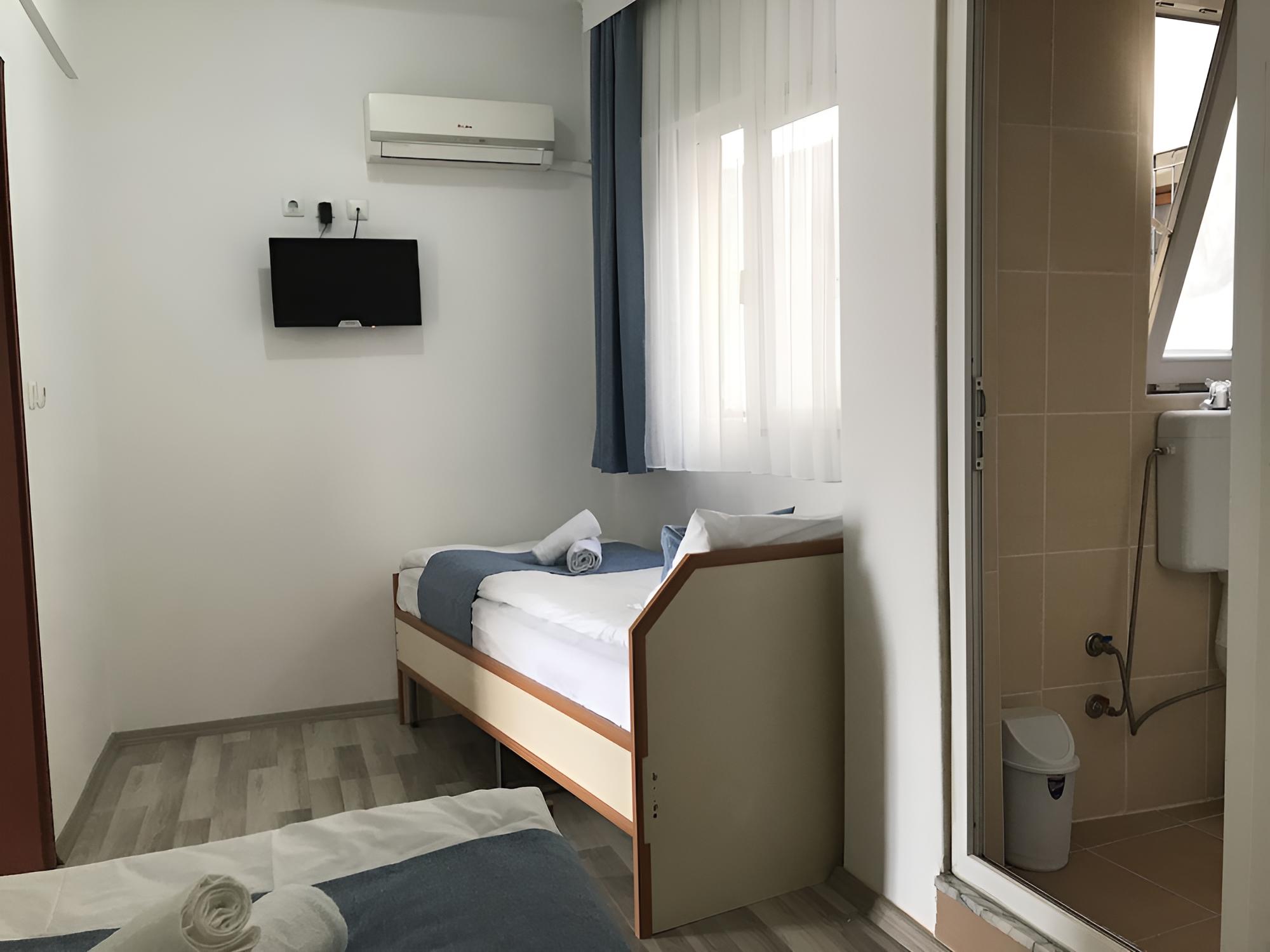 Standard Twin Room photo 3