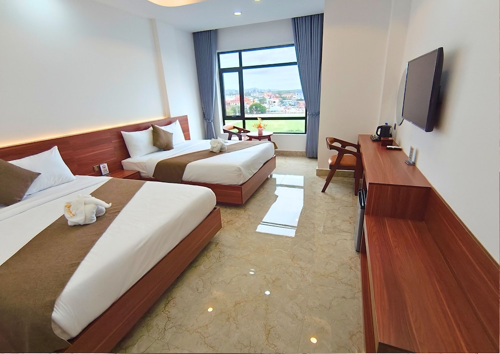 Deluxe Twin Room, City View