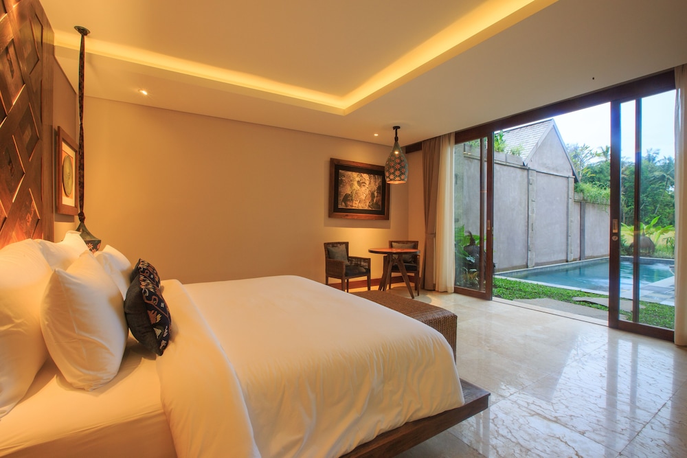 Two-Bedrooms Infinity Lap Pool Villa - Photo 2