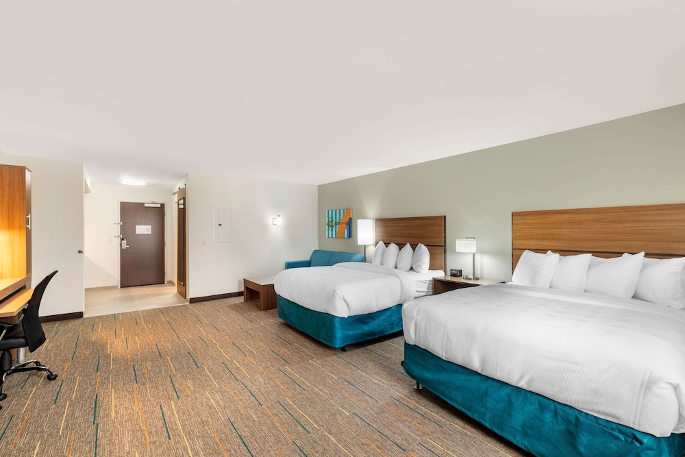 Suite, Multiple Beds, Accessible, Non Smoking (Hearing Accessible) - Photo 5