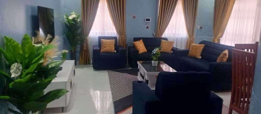 Apartment, 3 Bedrooms, Air conditioning photo 1
