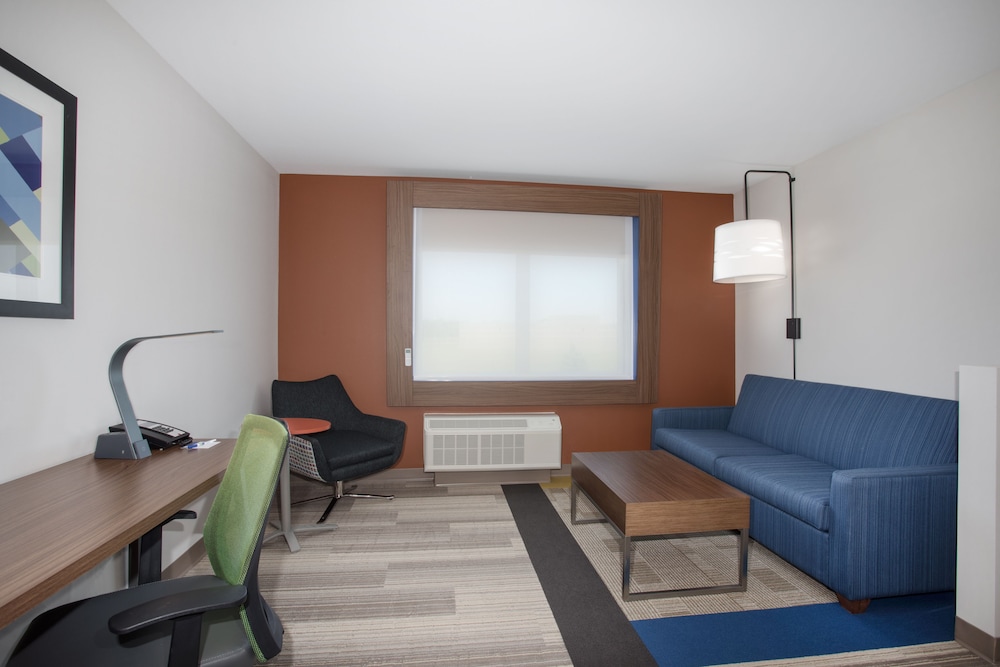 Suite, 2 Queen Beds photo 3