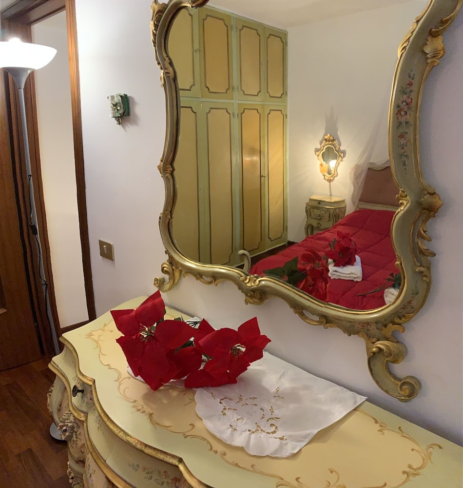 Superior Double Room, Shared Bathroom, City View photo 3