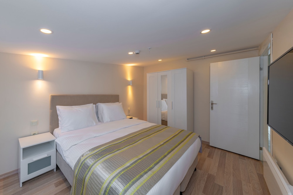Deluxe Suite with Sea view (Loft - Stair Access) photo 2