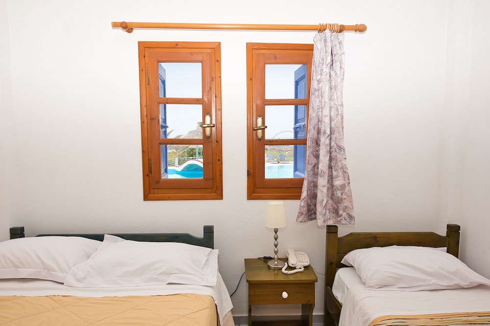 Triple Room, Pool View - Photo 11