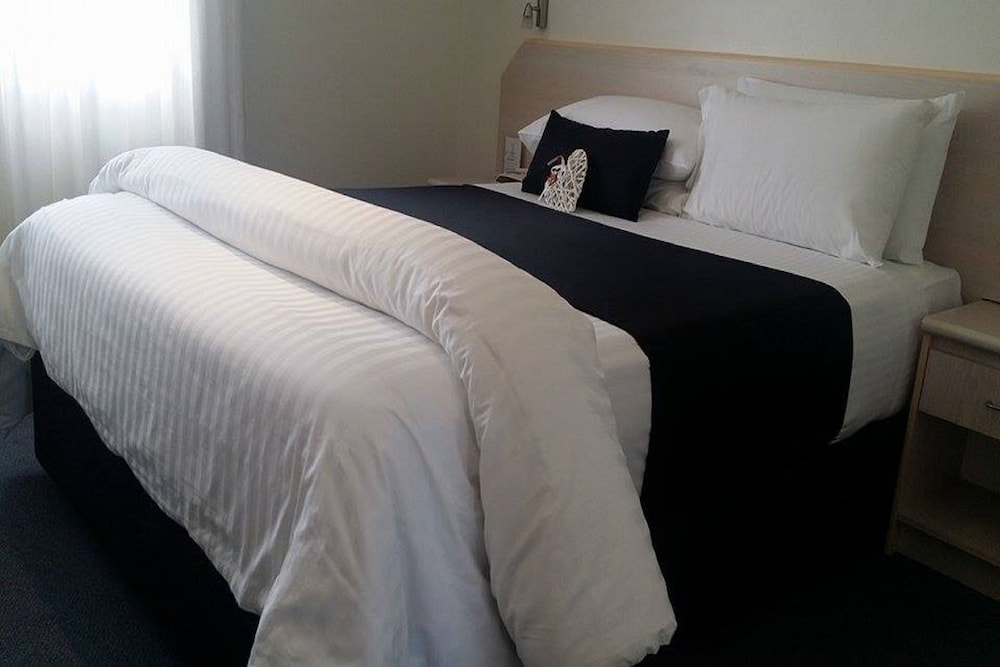Standard Room, 1 King Bed - Photo 2