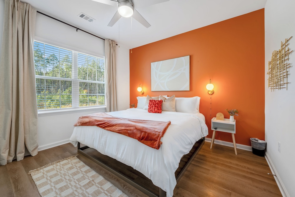 Luxurious Apartments - Pool Gym Bikes, Photo 11