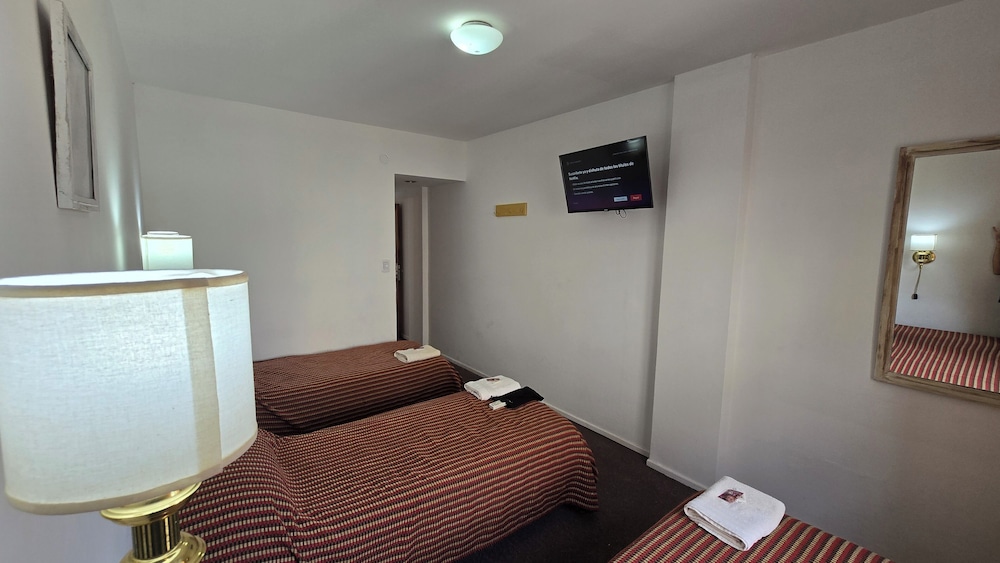 Basic Triple Room, 1 Bedroom, City View