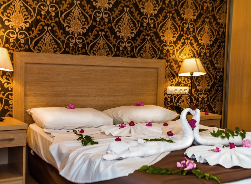 Standard Double or Twin Room photo 1