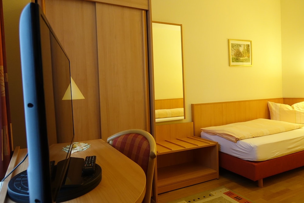 Family Quadruple Room photo 3