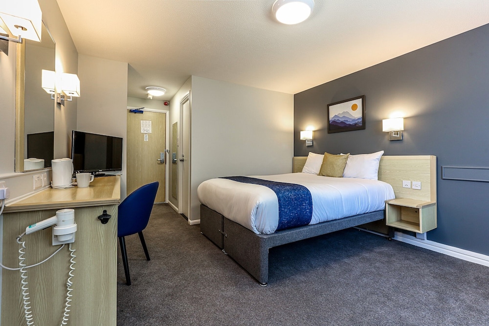 Room, 1 Double Bed, Accessible, Non Smoking (Mobility) - Photo 1