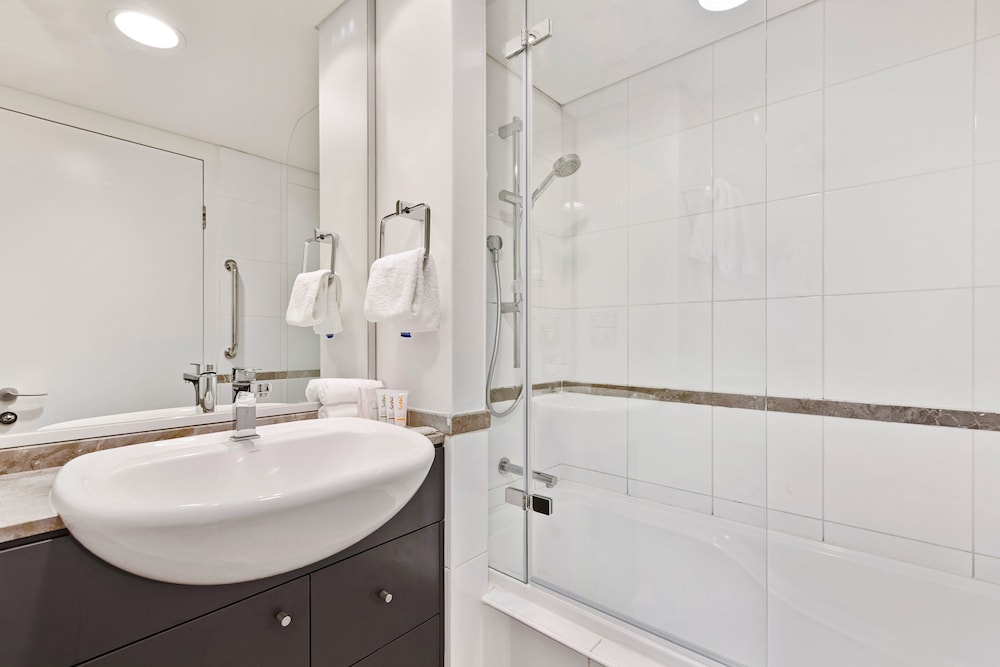 Apartment, 2 Bedrooms (Weekly Housekeeping) - Photo 10
