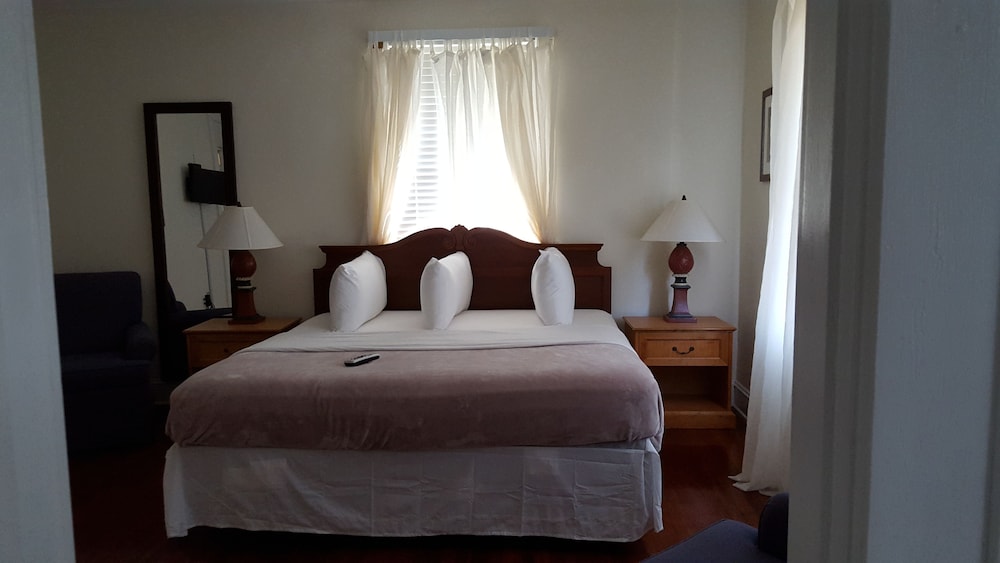 #14 The Alice Suite
