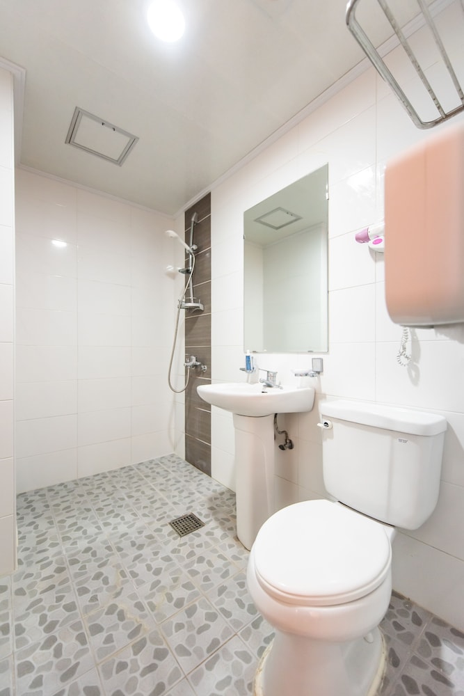 Room (Ondol, Group) - Photo 6