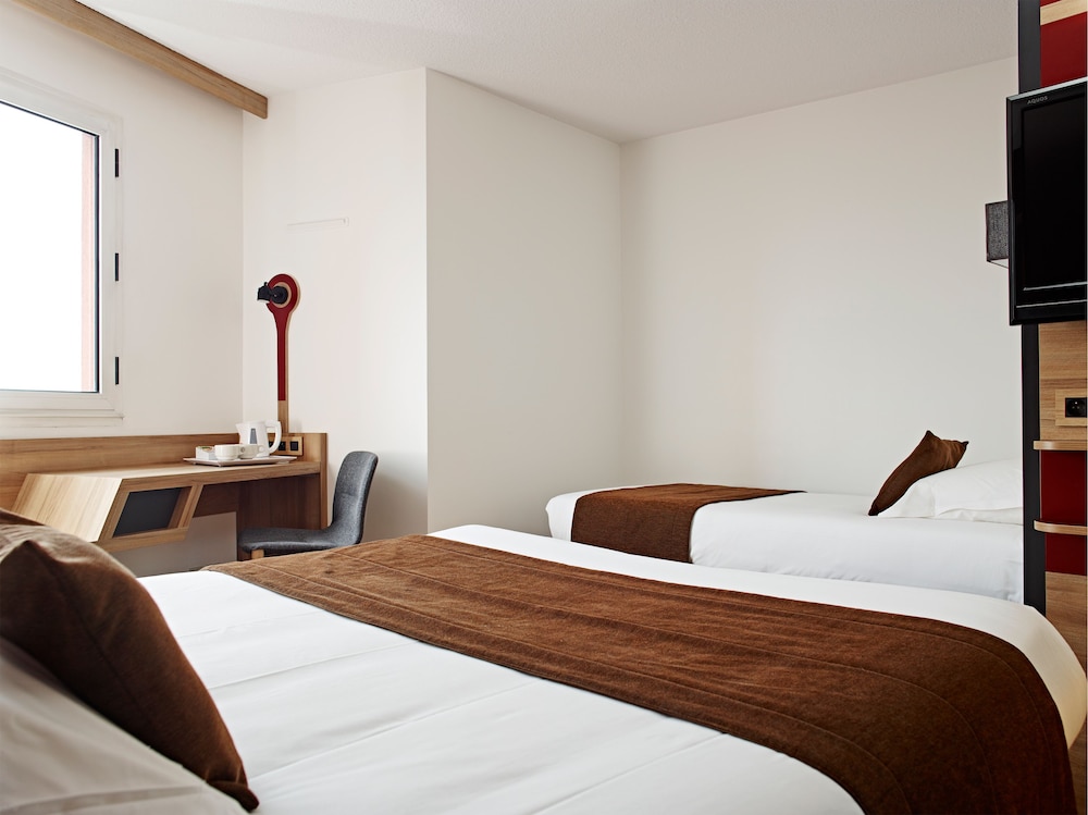 Standard Double Room photo 3