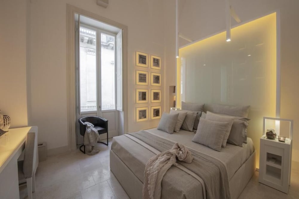 Deluxe Room - Photo 1