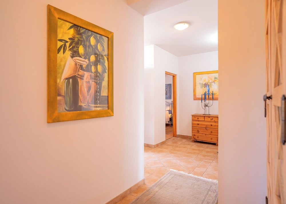 Villa photo 1