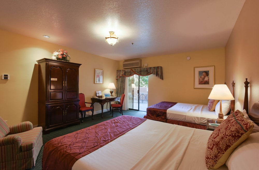 Room - Photo 2