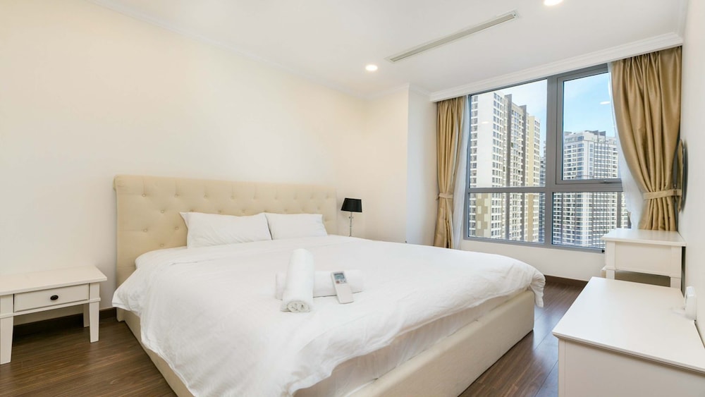 Deluxe Apartment, 3 Bedrooms, Balcony, City View photo 3