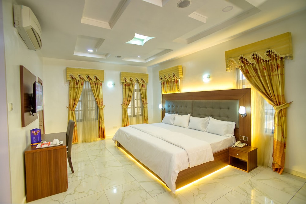 Double Room (Marigold)