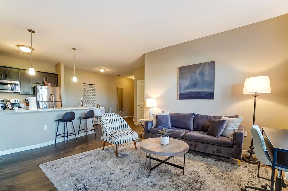 Lux Dublin 2BR 1st Floor W D Pet Friendly, Billede 6