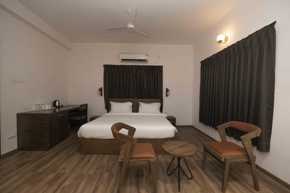 Deluxe Room - Photo 2