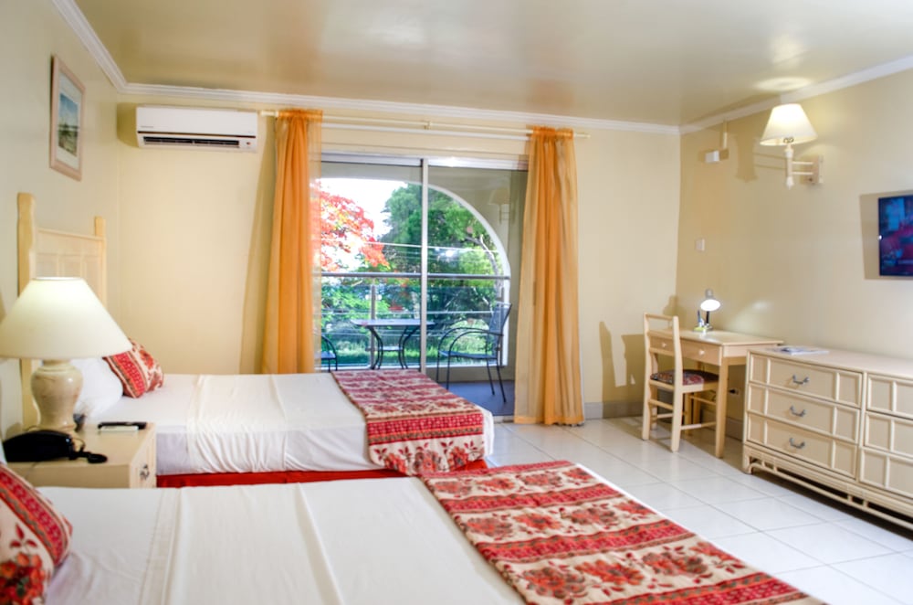 Superior Room, 2 Double Beds, Balcony, Pool View - Photo 2