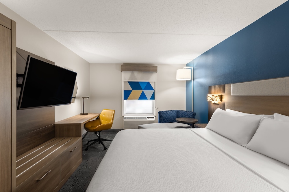 Standard Room, 1 King Bed - Photo 3