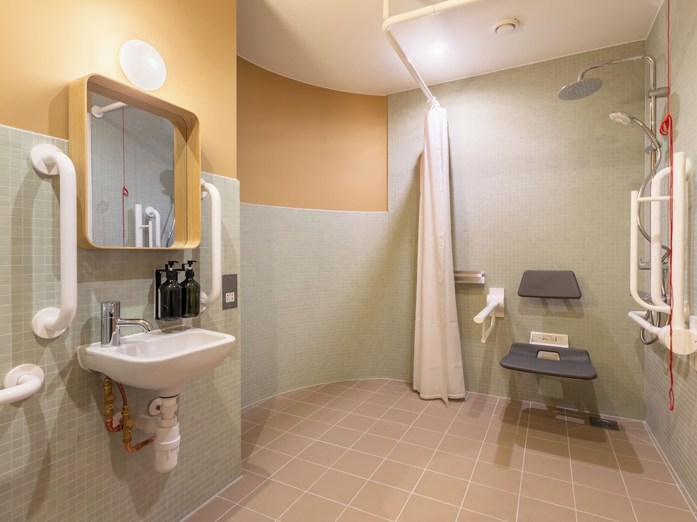 Medium Room - Accessible - Photo 5