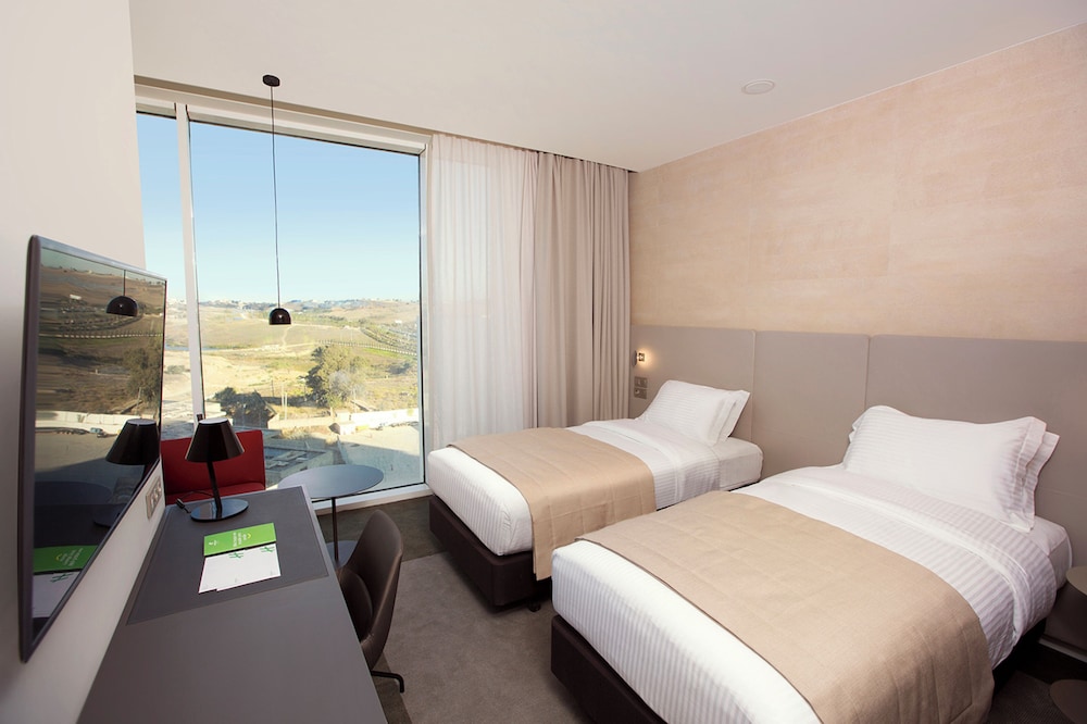 Standard Room, 2 Twin Beds (High Floor) photo 2
