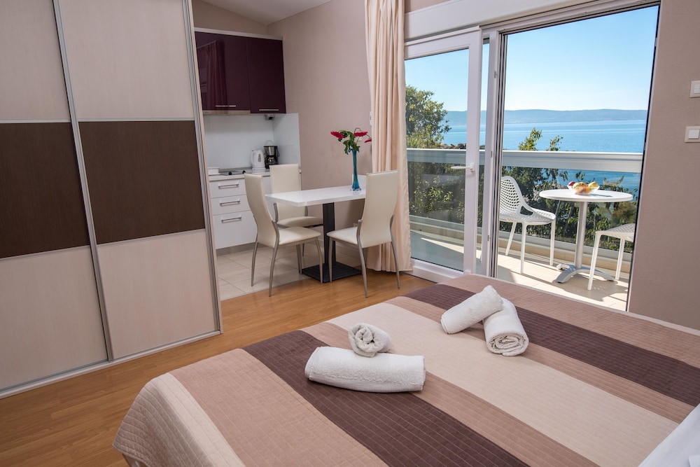 Studio, Sea View (6)