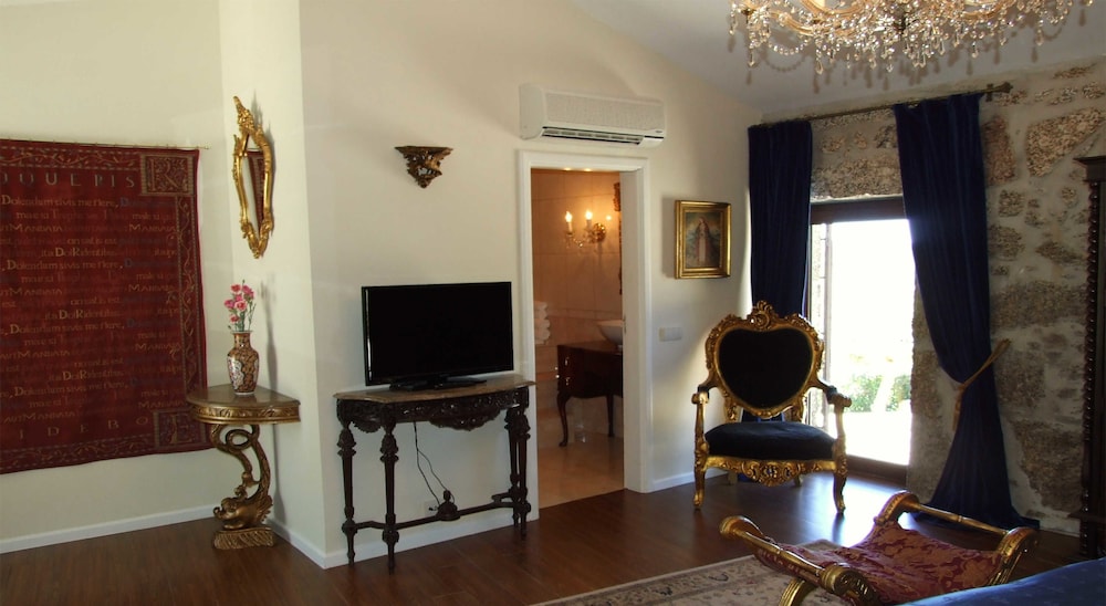 Deluxe Suite photo 3