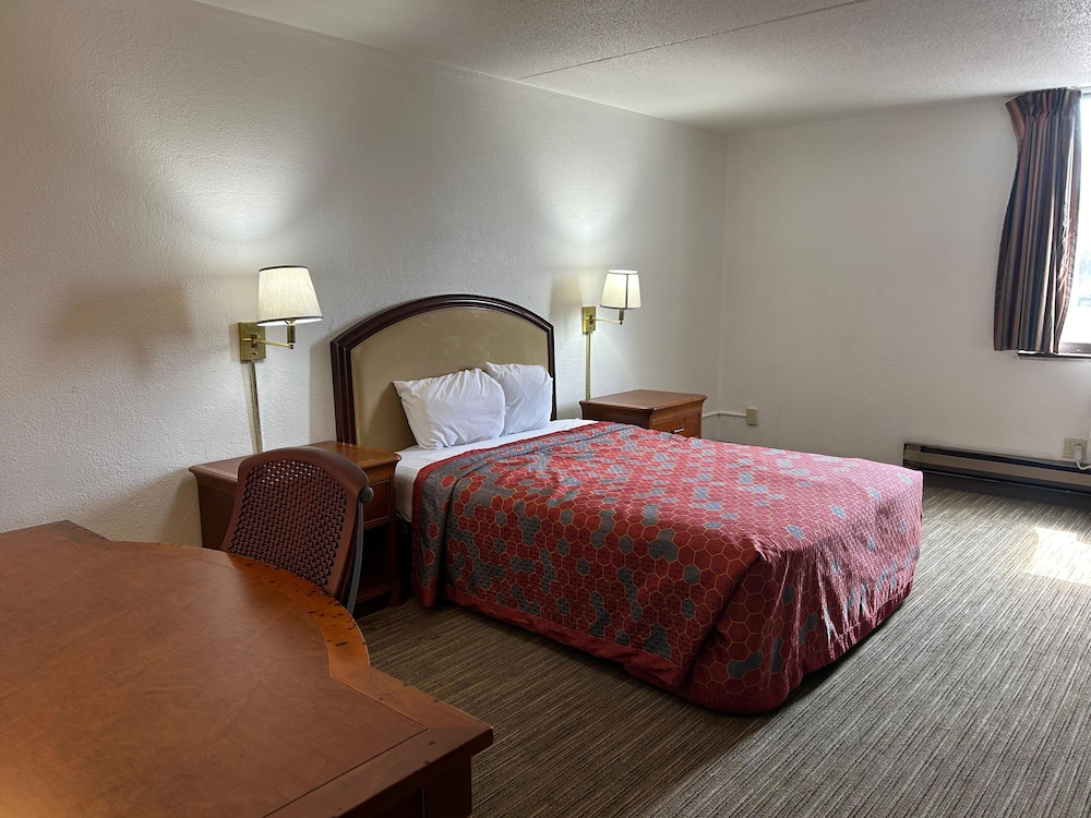 Standard Room, 1 Queen Bed, Smoking