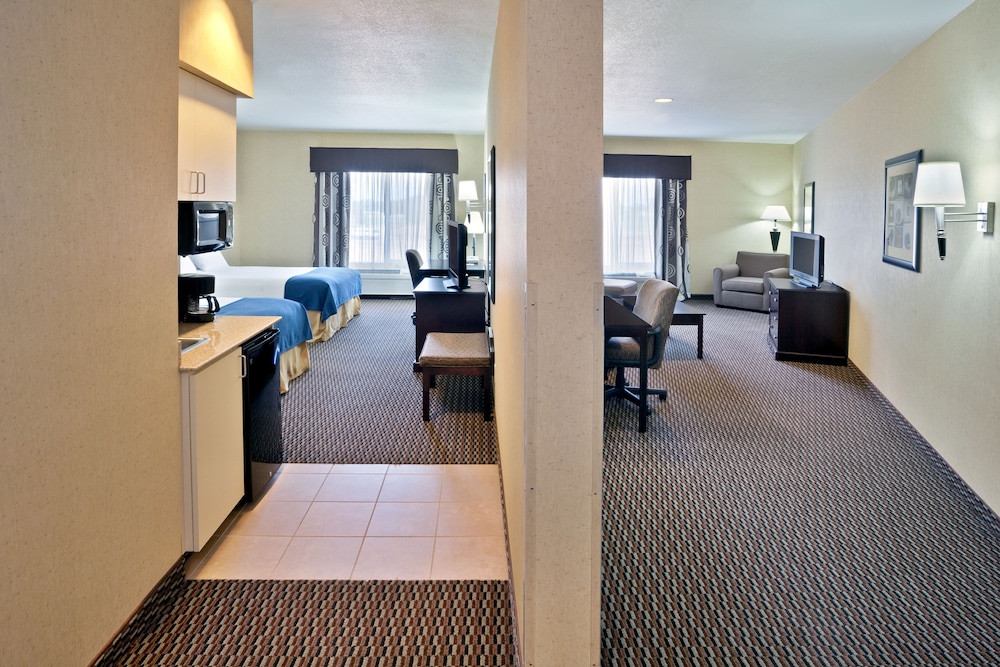 Suite, 2 Queen Beds (Office) - Photo 3