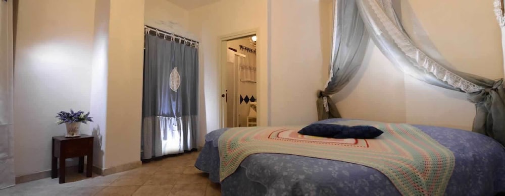 Double or Twin Room (960)